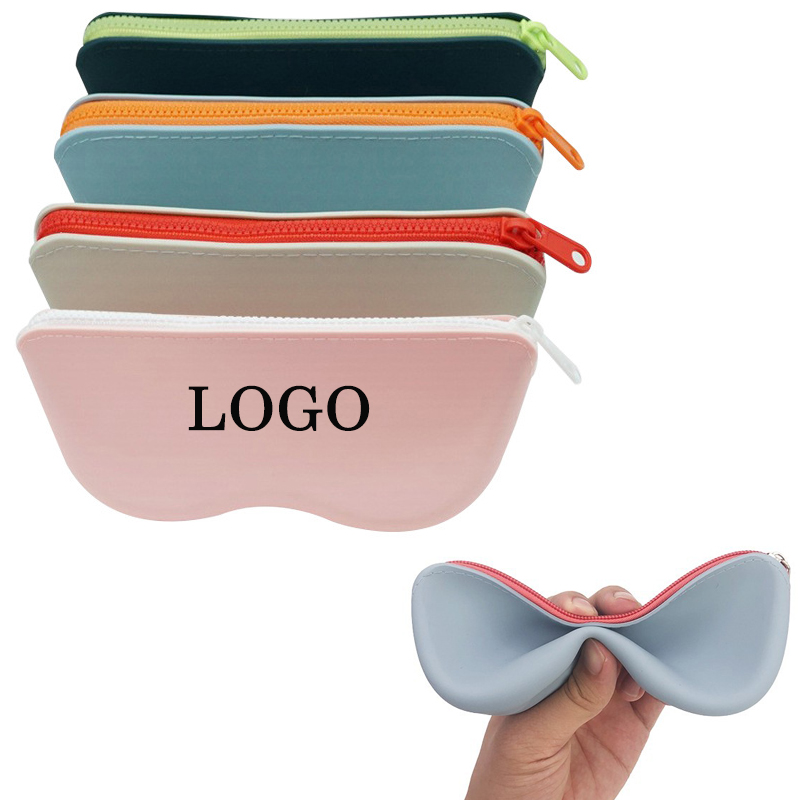Travel eyeglass storage case made of silicone