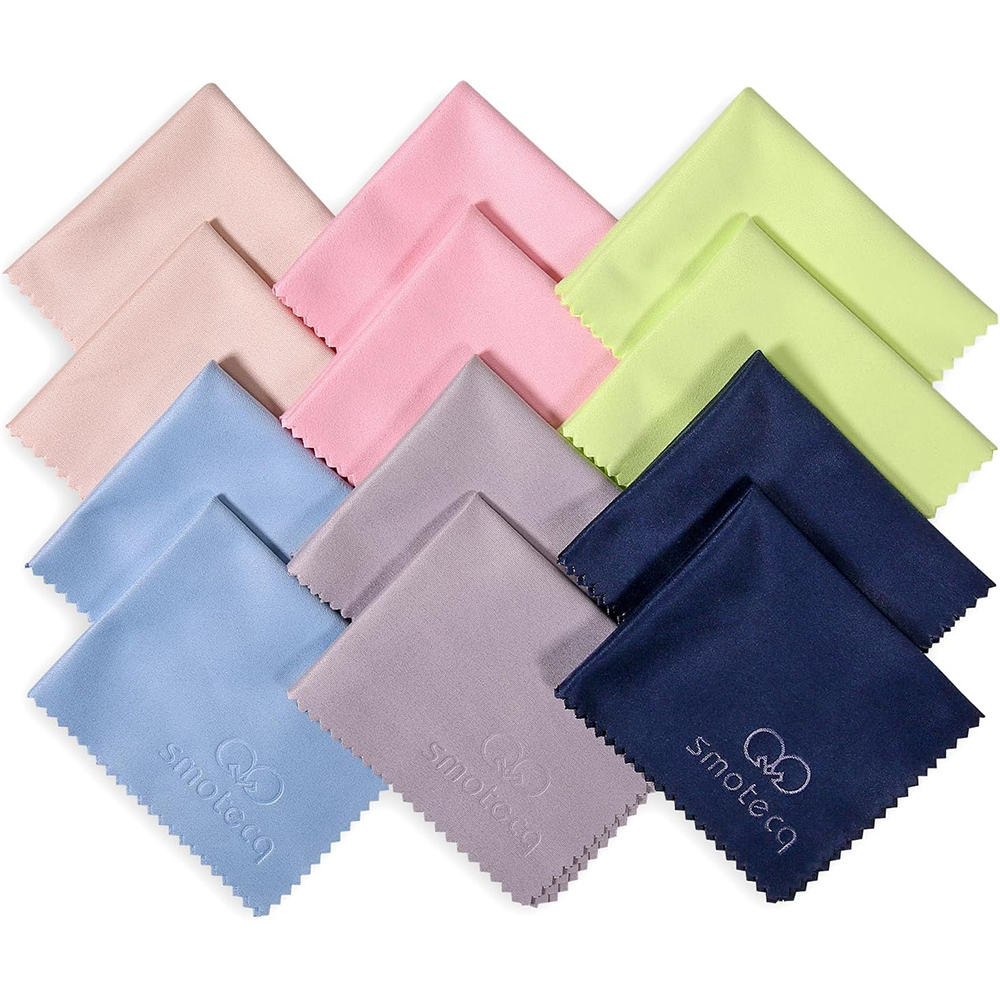 Sourced from the highest quality microfiber that absorbs and removes dust