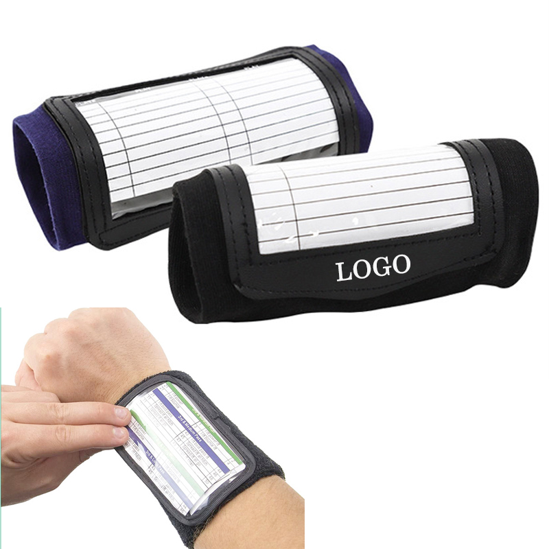 This is an easy-to-view rugby wristband with a three-panel compartment perfect for game calls and position allocation in intense rugby moments.